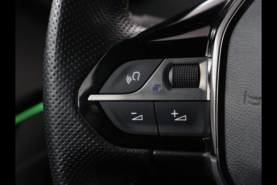 Peugeot e-208 EV GT Pack 50 kWh | SOH 92% | Stoelverwarming | Leder/Alcantara | Adaptive cruise | Carplay | Park Assist | Camera | Keyless | Full LED | Dodehoek detectie | Navigatie | Digital Cockpit