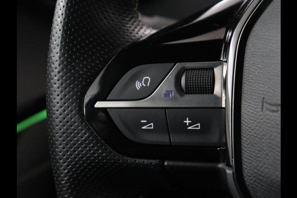 Peugeot e-208 EV GT Pack 50 kWh | SOH 92% | Stoelverwarming | Leder/Alcantara | Adaptive cruise | Carplay | Park Assist | Camera | Keyless | Full LED | Dodehoek detectie | Navigatie | Digital Cockpit
