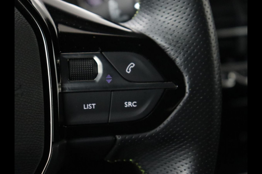 Peugeot e-208 EV GT Pack 50 kWh | SOH 92% | Stoelverwarming | Leder/Alcantara | Adaptive cruise | Carplay | Park Assist | Camera | Keyless | Full LED | Dodehoek detectie | Navigatie | Digital Cockpit