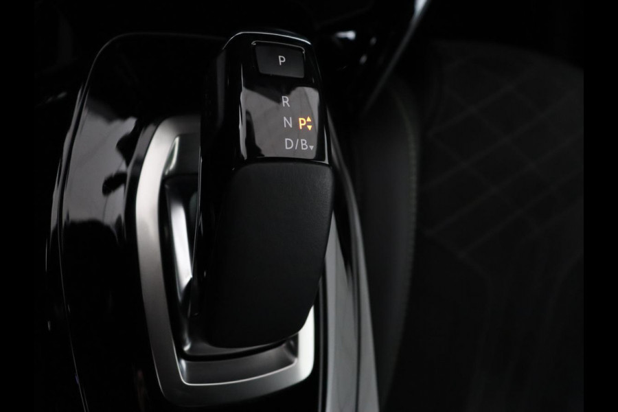 Peugeot e-208 EV GT Pack 50 kWh | SOH 92% | Stoelverwarming | Leder/Alcantara | Adaptive cruise | Carplay | Park Assist | Camera | Keyless | Full LED | Dodehoek detectie | Navigatie | Digital Cockpit