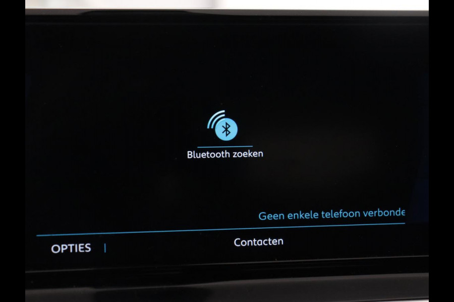 Peugeot e-208 EV GT Pack 50 kWh | SOH 92% | Stoelverwarming | Leder/Alcantara | Adaptive cruise | Carplay | Park Assist | Camera | Keyless | Full LED | Dodehoek detectie | Navigatie | Digital Cockpit