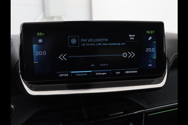 Peugeot e-208 EV GT Pack 50 kWh | SOH 92% | Stoelverwarming | Leder/Alcantara | Adaptive cruise | Carplay | Park Assist | Camera | Keyless | Full LED | Dodehoek detectie | Navigatie | Digital Cockpit