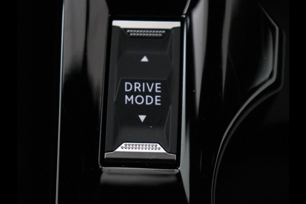 Peugeot e-208 EV GT Pack 50 kWh | SOH 92% | Stoelverwarming | Leder/Alcantara | Adaptive cruise | Carplay | Park Assist | Camera | Keyless | Full LED | Dodehoek detectie | Navigatie | Digital Cockpit