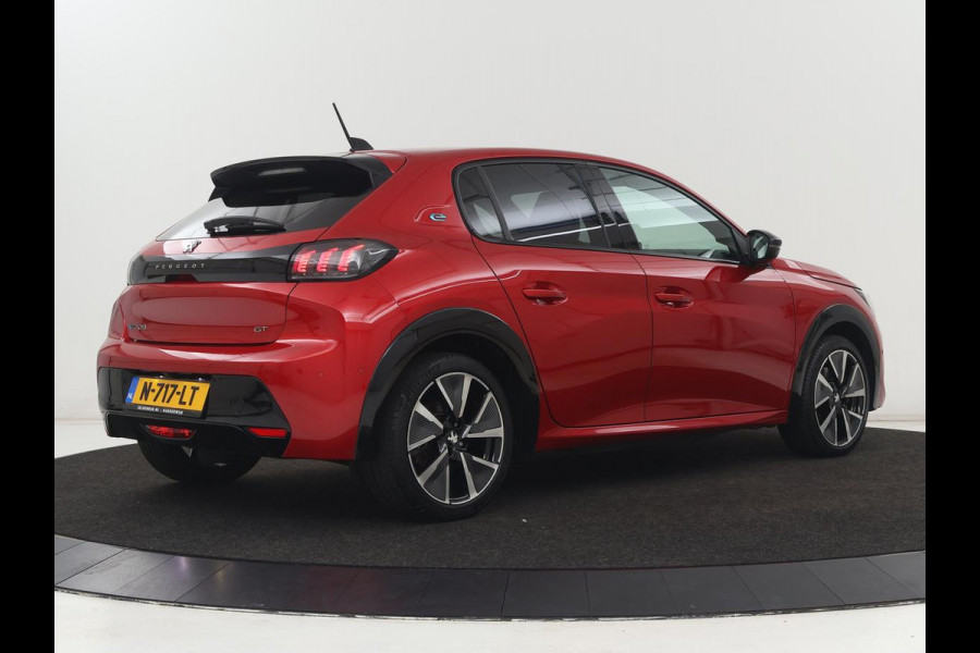 Peugeot e-208 EV GT Pack 50 kWh | SOH 92% | Stoelverwarming | Leder/Alcantara | Adaptive cruise | Carplay | Park Assist | Camera | Keyless | Full LED | Dodehoek detectie | Navigatie | Digital Cockpit