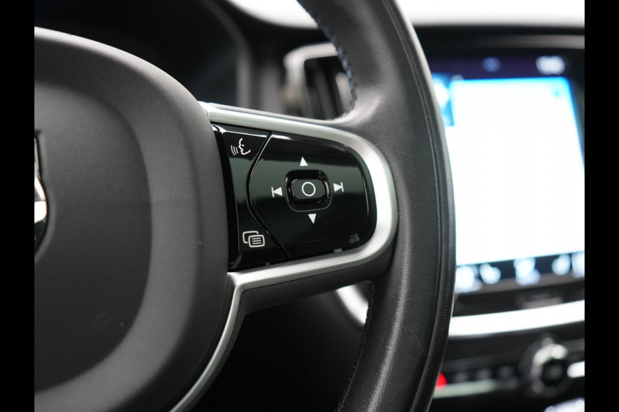 Volvo V60 T6 Recharge AWD Inscription PHEV 340pk Dealer O.H. | Panodak | Camera | Lederen Sportstoelen Memory & Verwarmd | Stuur Verwarmd | Keyless | Navigatie | DAB | Cruise Control | Plug In Hybrid |