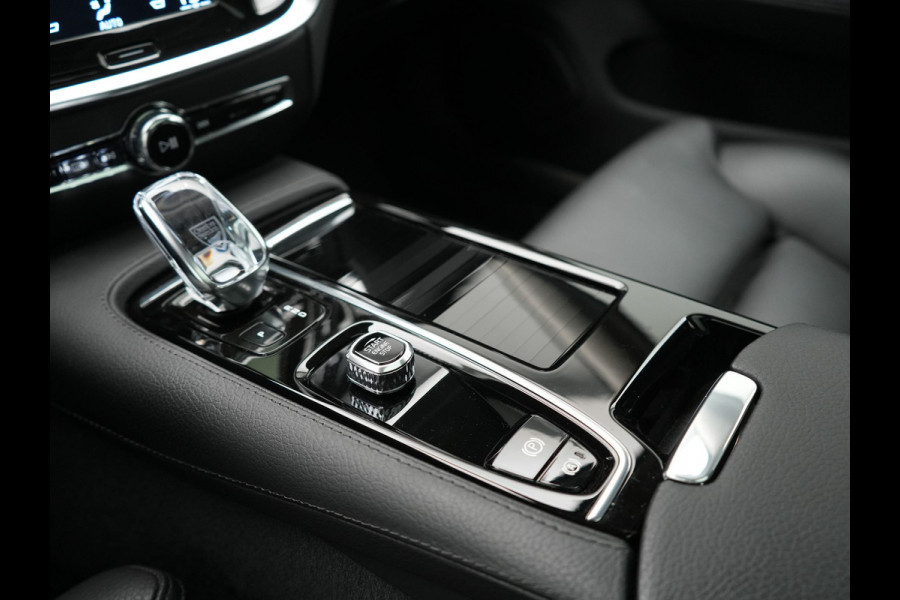 Volvo V60 T6 Recharge AWD Inscription PHEV 340pk Dealer O.H. | Panodak | Camera | Lederen Sportstoelen Memory & Verwarmd | Stuur Verwarmd | Keyless | Navigatie | DAB | Cruise Control | Plug In Hybrid |