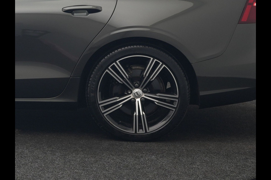 Volvo V60 T6 Recharge AWD Inscription PHEV 340pk Dealer O.H. | Panodak | Camera | Lederen Sportstoelen Memory & Verwarmd | Stuur Verwarmd | Keyless | Navigatie | DAB | Cruise Control | Plug In Hybrid |