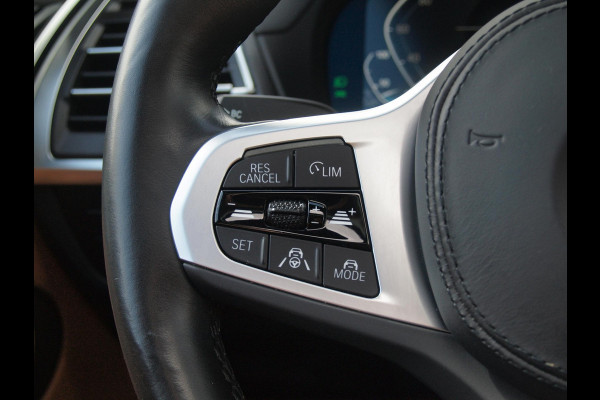 BMW iX3 Executive 80 kWh | Panoramadak | Camera | Sfeerverlichting | Apple Carplay | Cruise Control |
