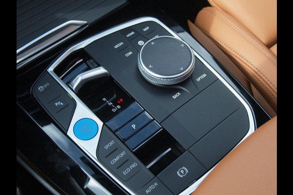 BMW iX3 Executive 80 kWh | Panoramadak | Camera | Sfeerverlichting | Apple Carplay | Cruise Control |