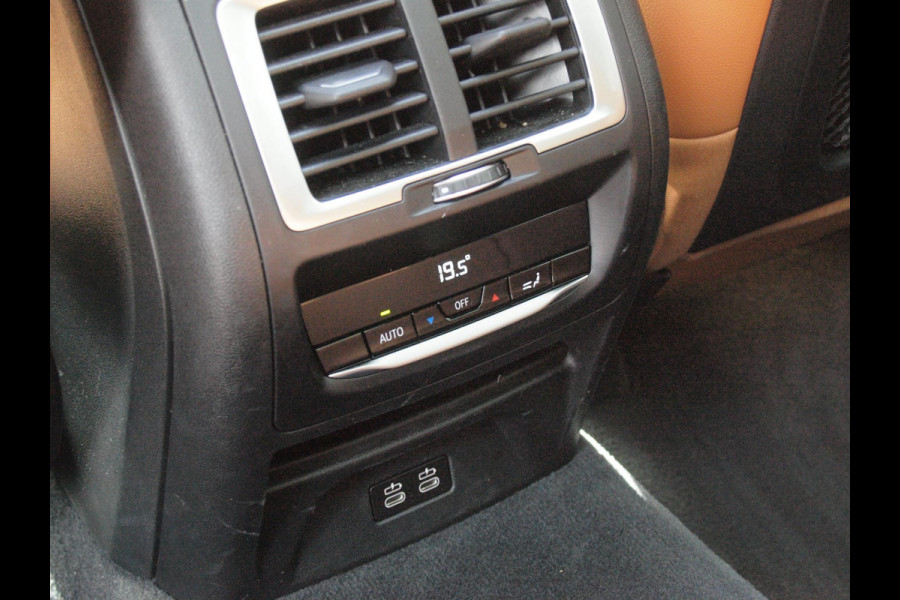 BMW iX3 Executive 80 kWh | Panoramadak | Camera | Sfeerverlichting | Apple Carplay | Cruise Control |