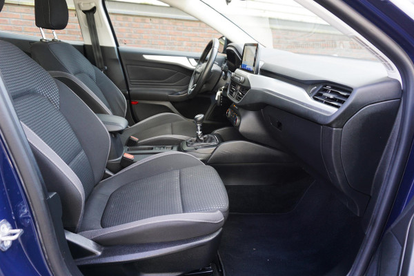 Ford FOCUS Wagon 1.0 EcoB.125PK Hybrid Business/Trekhaak/Camera/ 48.000km!!