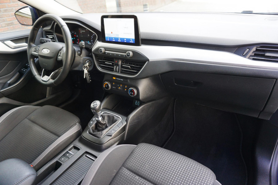 Ford FOCUS Wagon 1.0 EcoB.125PK Hybrid Business/Trekhaak/Camera/ 48.000km!!