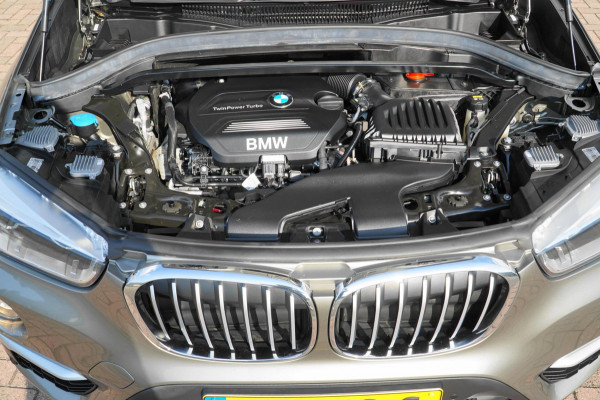 BMW X1 SDrive18d PANO LEDER HEAD-UP