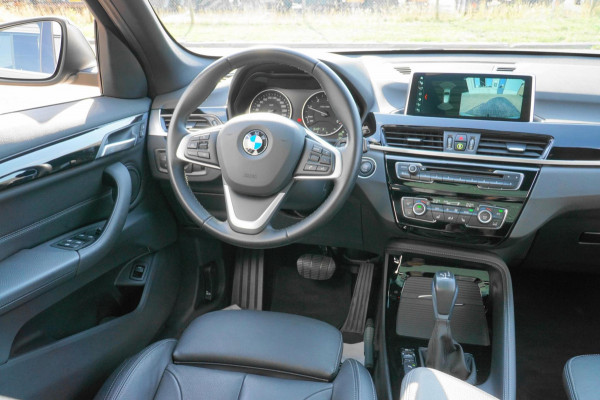 BMW X1 SDrive18d PANO LEDER HEAD-UP