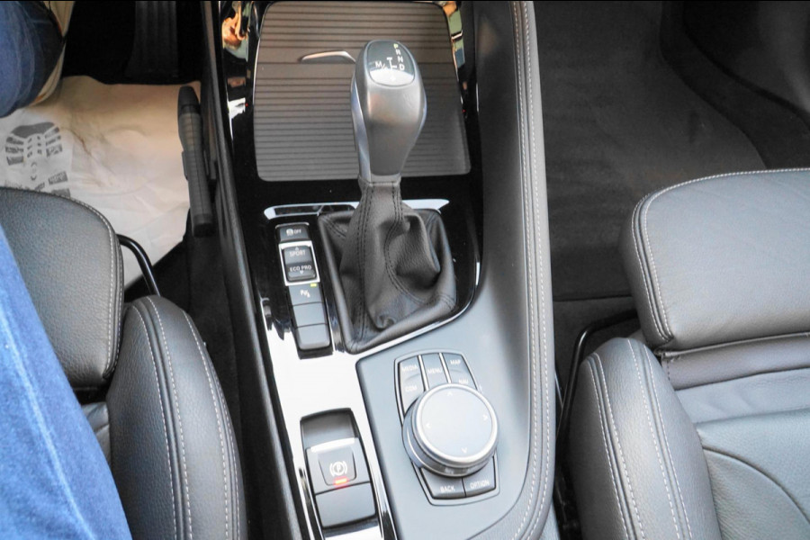 BMW X1 SDrive18d PANO LEDER HEAD-UP