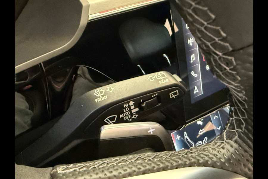 Audi e-tron 55 quattro S edition 95 kWh | S-Line | Pano | B&O | Apple Carplay | Trekhaak