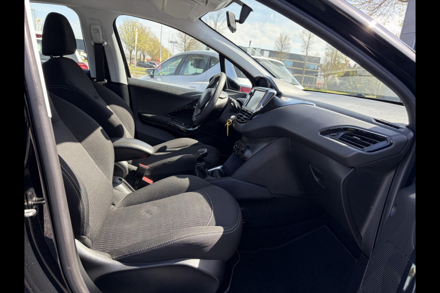 Peugeot 208 1.2 PureTech Active 2e Eigenaar,Navi,Dealer Onderhouden,Airco,Cruise,Carplay,5 Deurs,Net beurt gehad,N.A.P,Apk tot 04-2027