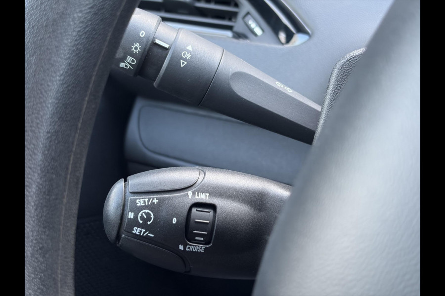 Peugeot 208 1.2 PureTech Active 2e Eigenaar,Navi,Dealer Onderhouden,Airco,Cruise,Carplay,5 Deurs,Net beurt gehad,N.A.P,Apk tot 04-2027