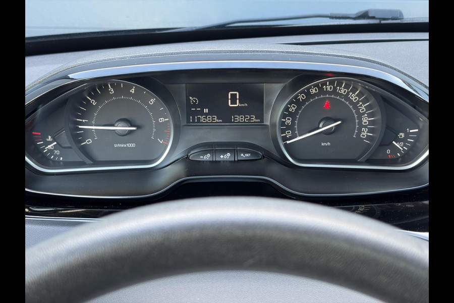 Peugeot 208 1.2 PureTech Active 2e Eigenaar,Navi,Dealer Onderhouden,Airco,Cruise,Carplay,5 Deurs,Net beurt gehad,N.A.P,Apk tot 04-2027