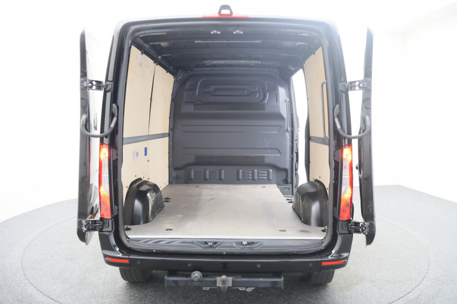 Mercedes-Benz Sprinter 315 CDI Automaat L1H1 Camera, Leer, Airco, Trekhaak, Apple CarPlay, 16”