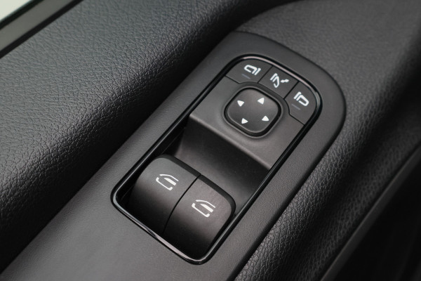Mercedes-Benz Sprinter 315 CDI Automaat L1H1 Camera, Leer, Airco, Trekhaak, Apple CarPlay, 16”