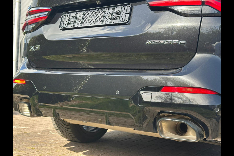 BMW X3 xDrive30e M Sport | Plug-in Hybride | incl. BMW Service Inclusive (5 jaar/100.000 km) | M pakket | Harman Kardon | Sportstoelen | Elektrische stoelen met geheugenfunctie | 360 graden camera | Stoelverwarming | Keyless | Elektrische achterklep | Adaptive Led | High-beam Headlights Control | Head Up Display | Adaptief demping systeem