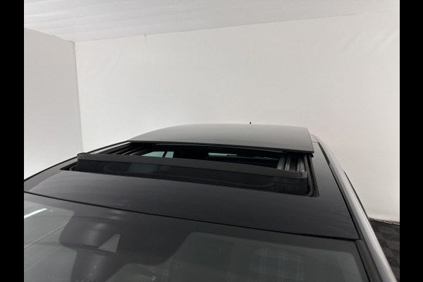 Volkswagen Golf 1.4 TSI PHEV GTE (Plug-in) (INCL-BTW) Aut. *PANO | ADAPTIVE-CRUISE | FULL-LED | DIGI-COCKPIT | BLINDSPOT | HEATED-SPORTSEATS | KEYLESS | NAVI-FULLMAP | AMBIENTLIGHT | SHIFTPADDLES | PRIVACY-GLASS | ECC | PDC | 18''ALU*