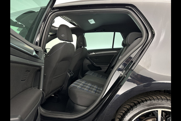 Volkswagen Golf 1.4 TSI PHEV GTE (Plug-in) (INCL-BTW) Aut. *PANO | ADAPTIVE-CRUISE | FULL-LED | DIGI-COCKPIT | BLINDSPOT | HEATED-SPORTSEATS | KEYLESS | NAVI-FULLMAP | AMBIENTLIGHT | SHIFTPADDLES | PRIVACY-GLASS | ECC | PDC | 18''ALU*