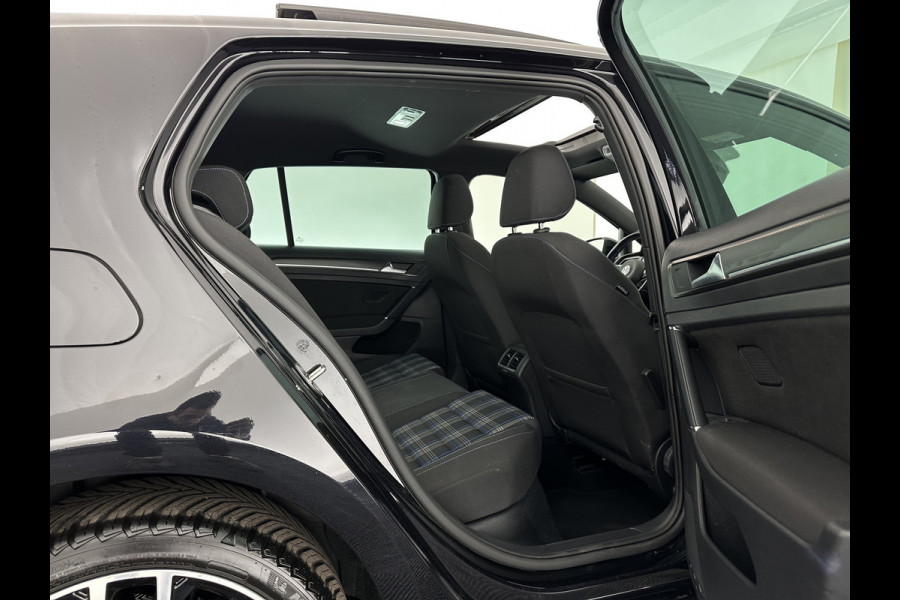 Volkswagen Golf 1.4 TSI PHEV GTE (Plug-in) (INCL-BTW) Aut. *PANO | ADAPTIVE-CRUISE | FULL-LED | DIGI-COCKPIT | BLINDSPOT | HEATED-SPORTSEATS | KEYLESS | NAVI-FULLMAP | AMBIENTLIGHT | SHIFTPADDLES | PRIVACY-GLASS | ECC | PDC | 18''ALU*