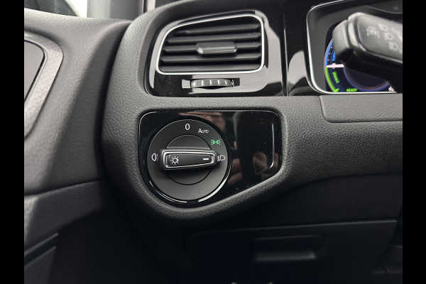 Volkswagen Golf 1.4 TSI PHEV GTE (Plug-in) (INCL-BTW) Aut. *PANO | ADAPTIVE-CRUISE | FULL-LED | DIGI-COCKPIT | BLINDSPOT | HEATED-SPORTSEATS | KEYLESS | NAVI-FULLMAP | AMBIENTLIGHT | SHIFTPADDLES | PRIVACY-GLASS | ECC | PDC | 18''ALU*