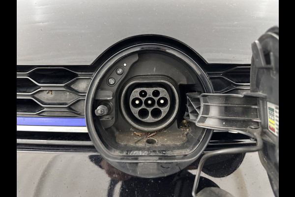 Volkswagen Golf 1.4 TSI PHEV GTE (Plug-in) (INCL-BTW) Aut. *PANO | ADAPTIVE-CRUISE | FULL-LED | DIGI-COCKPIT | BLINDSPOT | HEATED-SPORTSEATS | KEYLESS | NAVI-FULLMAP | AMBIENTLIGHT | SHIFTPADDLES | PRIVACY-GLASS | ECC | PDC | 18''ALU*