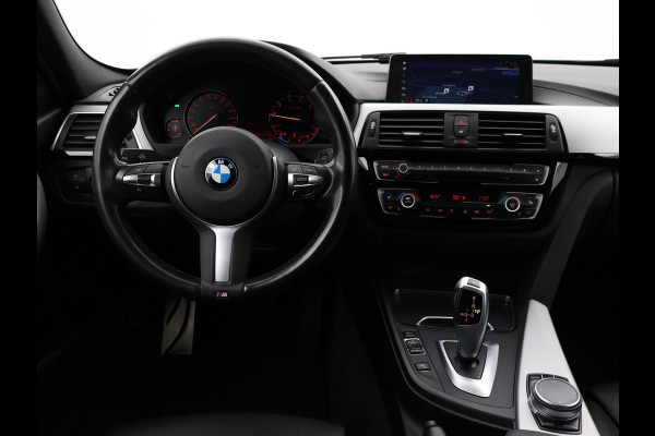 BMW 3 Serie Touring 318i M-SPORT + AFN. TREKHAAK | LEDER SPORTINT. | DIGITALE COCKPIT | STOELVERWARMING