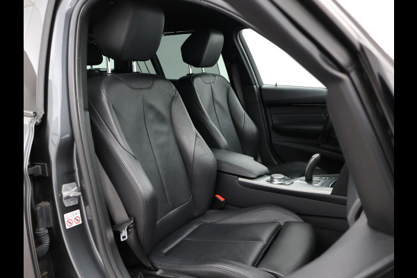 BMW 3 Serie Touring 318i M-SPORT + AFN. TREKHAAK | LEDER SPORTINT. | DIGITALE COCKPIT | STOELVERWARMING