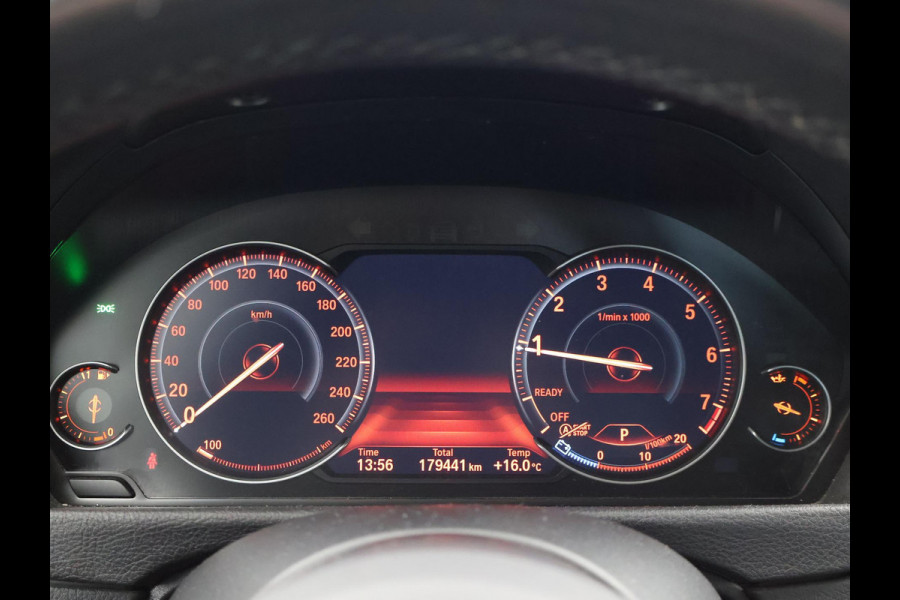 BMW 3 Serie Touring 318i M-SPORT + AFN. TREKHAAK | LEDER SPORTINT. | DIGITALE COCKPIT | STOELVERWARMING