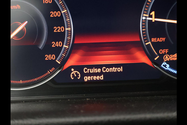 BMW 3 Serie Touring 318i M-SPORT + AFN. TREKHAAK | LEDER SPORTINT. | DIGITALE COCKPIT | STOELVERWARMING