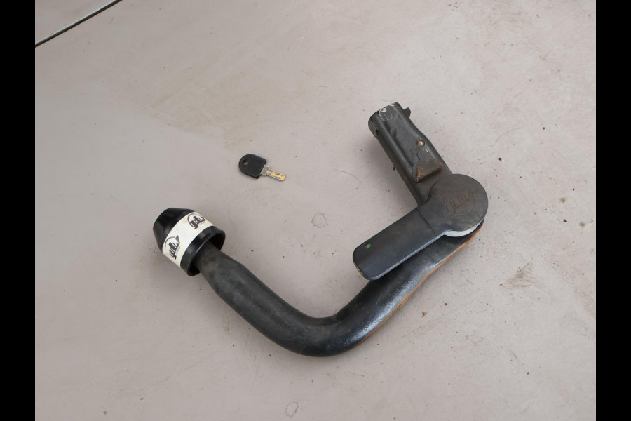 BMW 3 Serie Touring 318i M-SPORT + AFN. TREKHAAK | LEDER SPORTINT. | DIGITALE COCKPIT | STOELVERWARMING