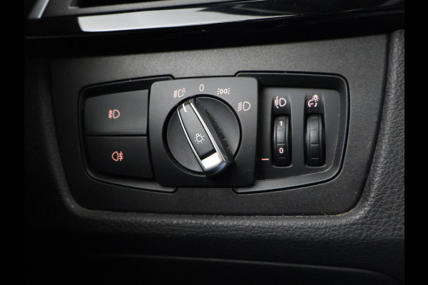 BMW 3 Serie Touring 318i M-SPORT + AFN. TREKHAAK | LEDER SPORTINT. | DIGITALE COCKPIT | STOELVERWARMING