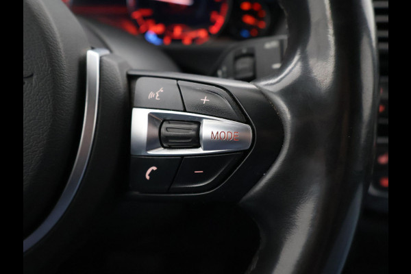 BMW 3 Serie Touring 318i M-SPORT + AFN. TREKHAAK | LEDER SPORTINT. | DIGITALE COCKPIT | STOELVERWARMING