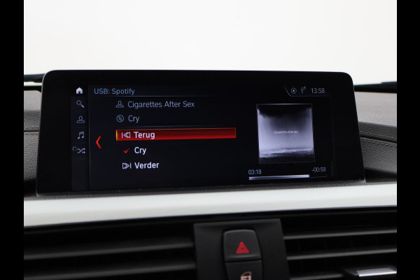 BMW 3 Serie Touring 318i M-SPORT + AFN. TREKHAAK | LEDER SPORTINT. | DIGITALE COCKPIT | STOELVERWARMING