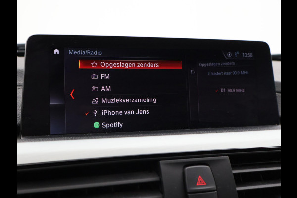 BMW 3 Serie Touring 318i M-SPORT + AFN. TREKHAAK | LEDER SPORTINT. | DIGITALE COCKPIT | STOELVERWARMING