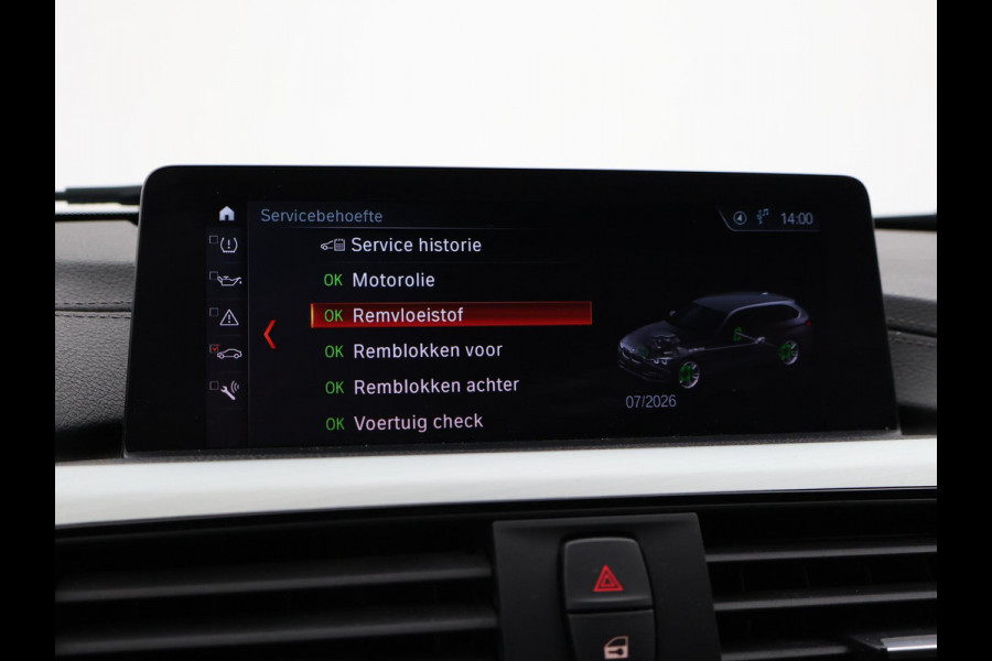 BMW 3 Serie Touring 318i M-SPORT + AFN. TREKHAAK | LEDER SPORTINT. | DIGITALE COCKPIT | STOELVERWARMING