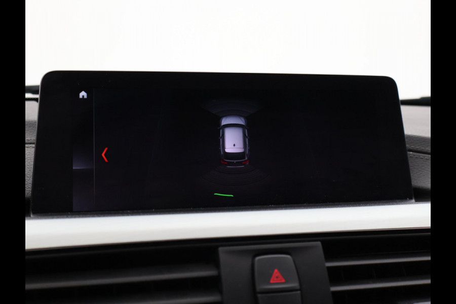 BMW 3 Serie Touring 318i M-SPORT + AFN. TREKHAAK | LEDER SPORTINT. | DIGITALE COCKPIT | STOELVERWARMING