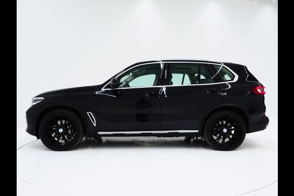 BMW X5 xDrive45e High Executive | Panoramadak | Leder | Trekhaak | Luchtvering | HUD | Camera | Sfeerlicht | Carplay