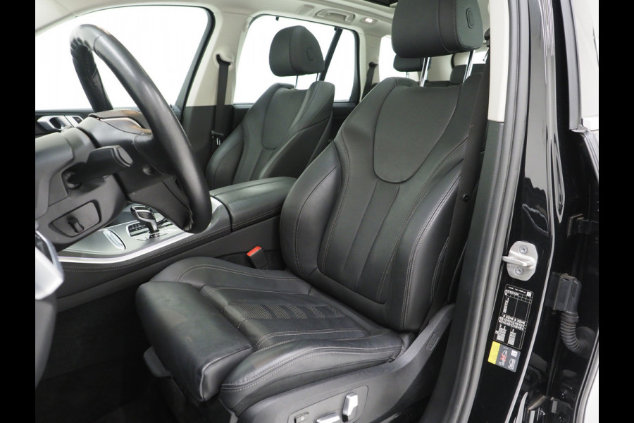 BMW X5 xDrive45e High Executive | Panoramadak | Leder | Trekhaak | Luchtvering | HUD | Camera | Sfeerlicht | Carplay