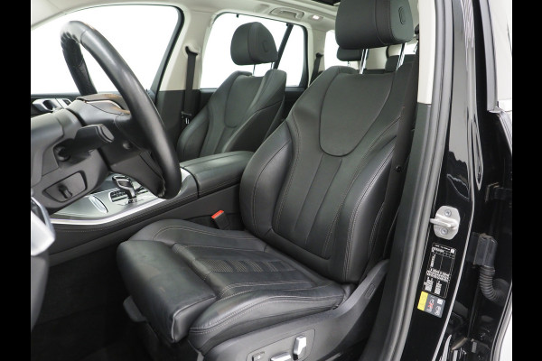 BMW X5 xDrive45e High Executive | Panoramadak | Leder | Trekhaak | Luchtvering | HUD | Camera | Sfeerlicht | Carplay