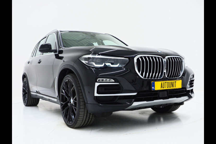 BMW X5 xDrive45e High Executive | Panoramadak | Leder | Trekhaak | Luchtvering | HUD | Camera | Sfeerlicht | Carplay