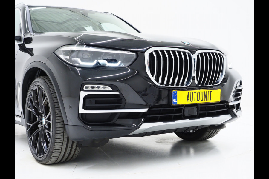BMW X5 xDrive45e High Executive | Panoramadak | Leder | Trekhaak | Luchtvering | HUD | Camera | Sfeerlicht | Carplay