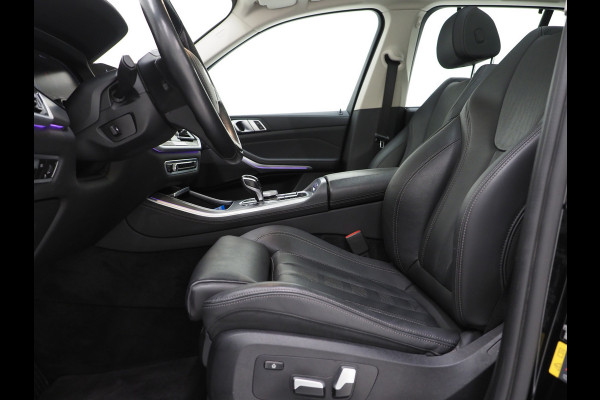 BMW X5 xDrive45e High Executive | Panoramadak | Leder | Trekhaak | Luchtvering | HUD | Camera | Sfeerlicht | Carplay