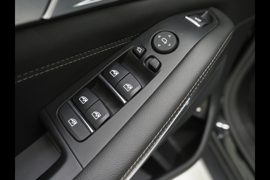 BMW X5 xDrive45e High Executive | Panoramadak | Leder | Trekhaak | Luchtvering | HUD | Camera | Sfeerlicht | Carplay