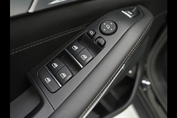 BMW X5 xDrive45e High Executive | Panoramadak | Leder | Trekhaak | Luchtvering | HUD | Camera | Sfeerlicht | Carplay